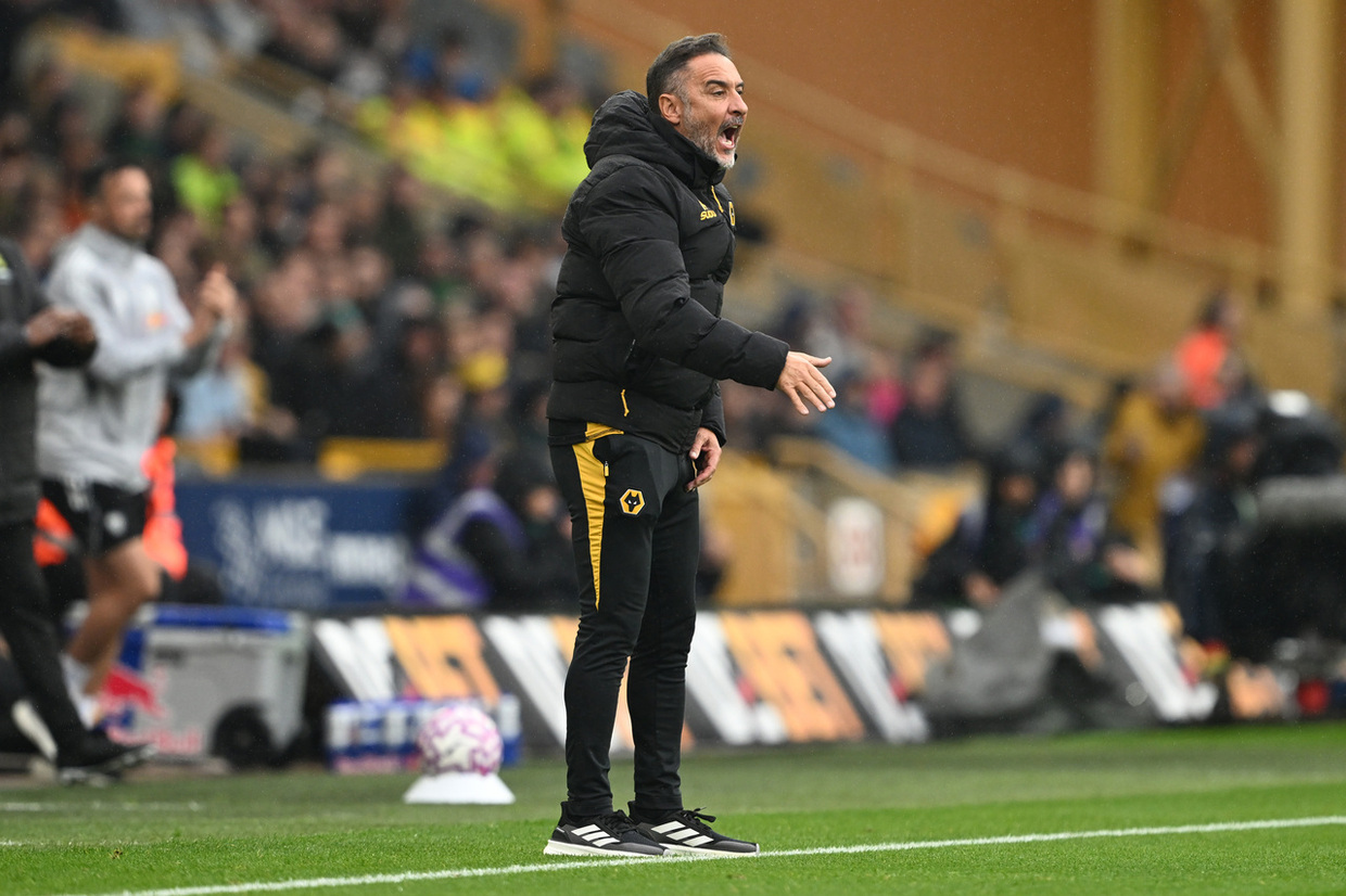 Cinco jogos, cinco derrotas: Leeds aumenta a crise do Wolverhampton, de Vítor Pereira