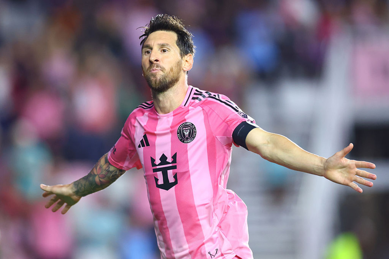 Com dois gols e assistência, Messi comanda vitória do Inter Miami sobre o D.C United