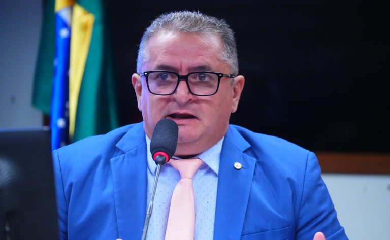 Comissão aprova obrigação de governos fornecerem material escolar para alunos da educação básica – Notícias