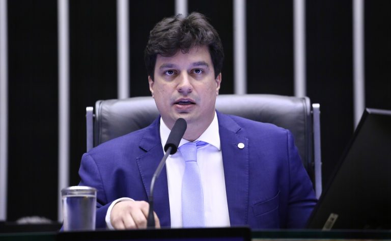 Comissão aprova programa de formação para jovens aprendizes na administração federal – Notícias