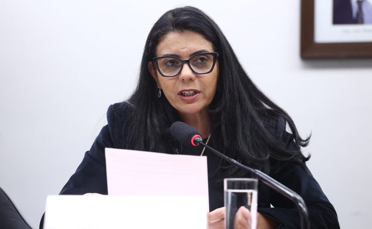 Comissão aprova proibição de nomeação em concurso público de condenados por racismo ou violência doméstica – Notícias