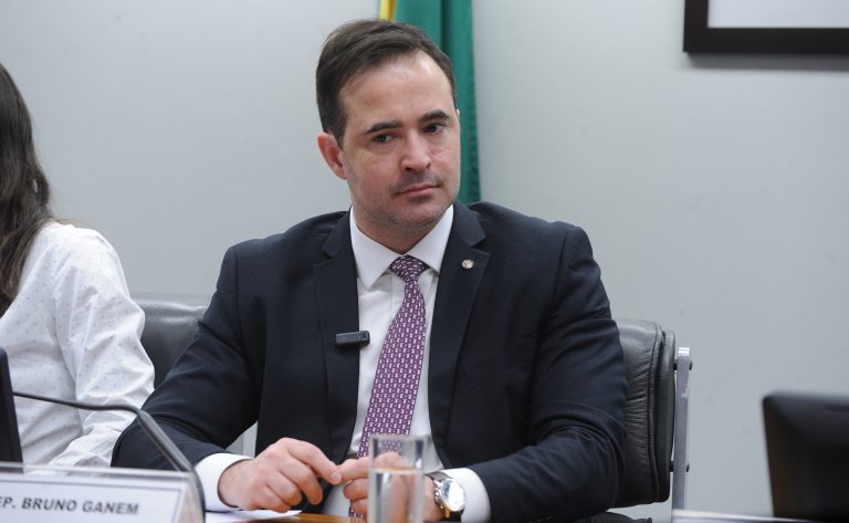 Comissão aprova projeto que criminaliza uso de veículo com tração animal – Notícias