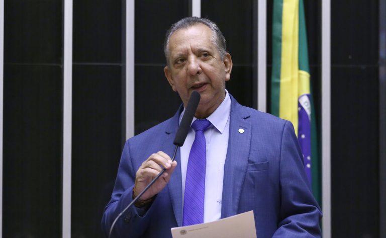 Comissão aprova projeto que prevê capacitação para auxiliares se tornarem técnicos de enfermagem – Notícias