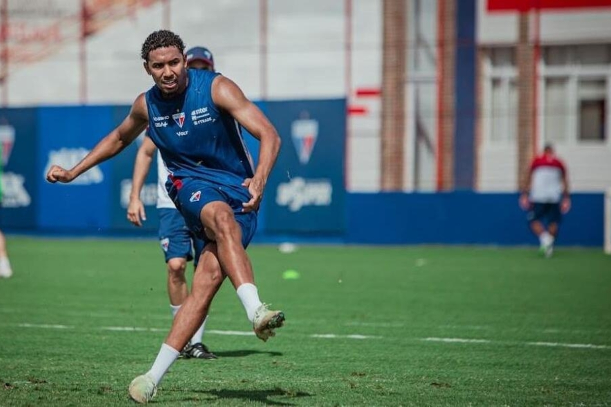 Cruzeiro anuncia chegada de reforço para o meio campo