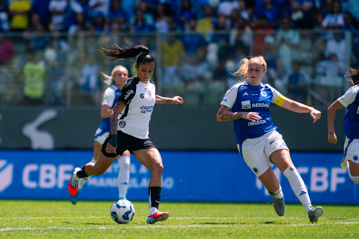 Cruzeiro e Corinthians ficam no empate nos primeiros 90 minutos da final do Brasileirão Feminino