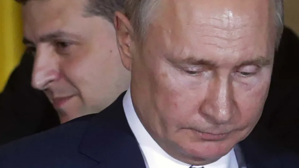 Cúpula Putin-Zelenski fica distante enquanto Rússia e Ucrânia escalam ataques