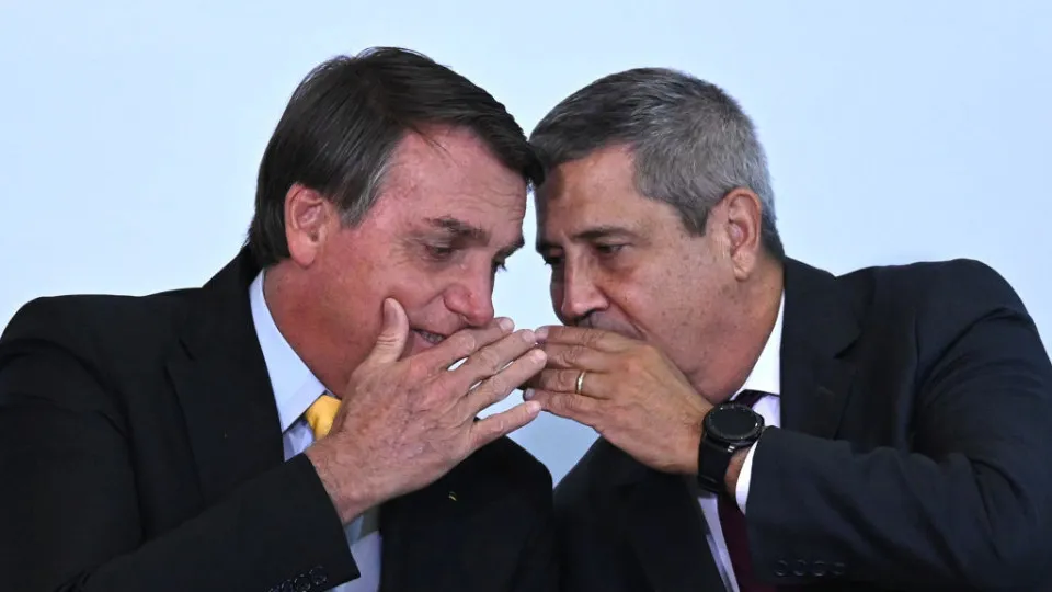 Defesa de Braga Netto diz que delação de Mauro Cid é viciada e deve ser anulada
