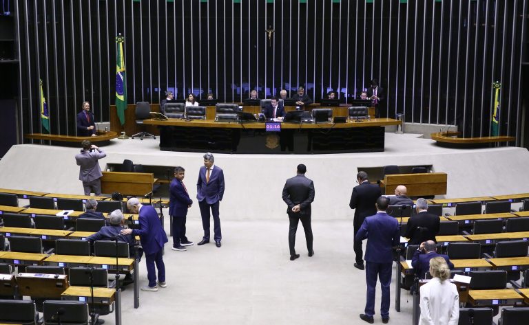 Deputados analisam pedidos de urgência para projetos de lei; acompanhe – Notícias