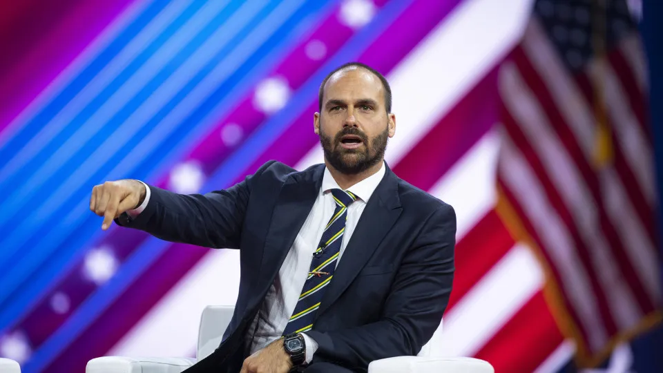 Eduardo Bolsonaro semeia bases para 2026 e projeta bolsonarismo mais ideológico