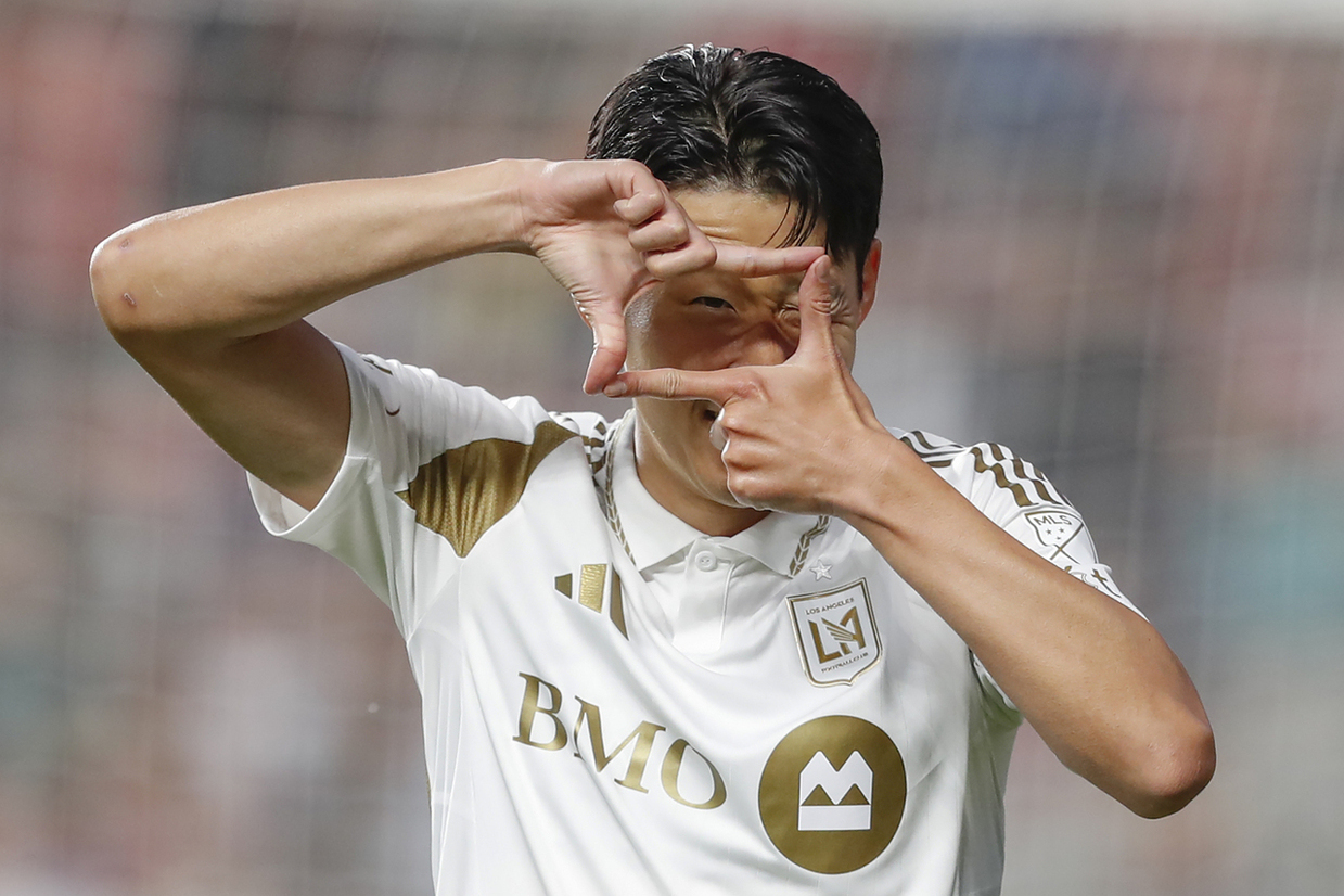 Ex-Tottenham, Son brilha com hat-trick nos Estados Unidos