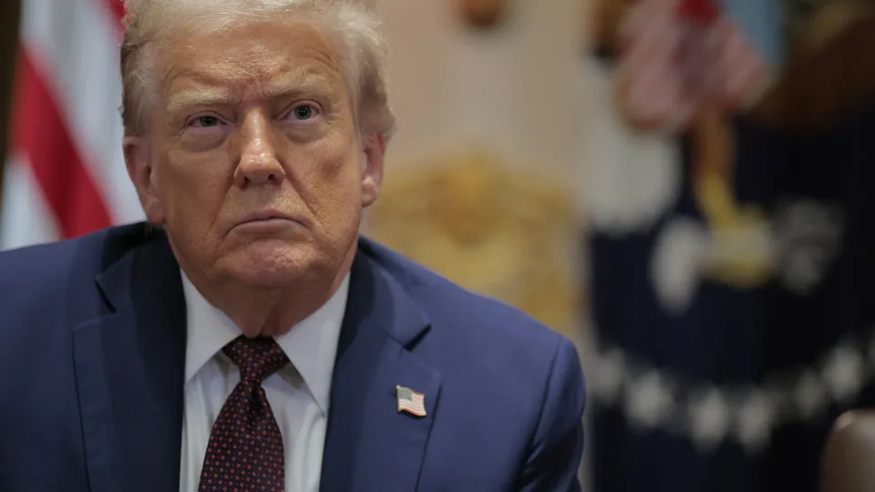 Fizeram com Bolsonaro o que tentaram fazer comigo, diz Trump