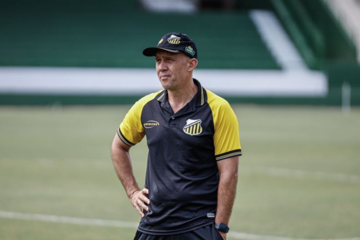 Fortaleza prioriza ´perfil defensivo´ para novo treinador