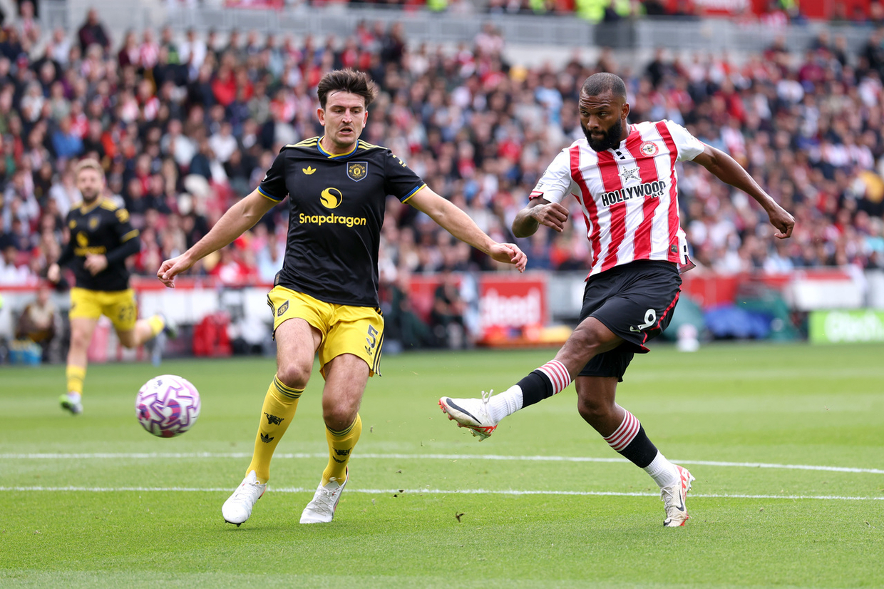 Igor Thiago faz dois, Bruno Fernandes perde pênalti, e Brentford vence o United