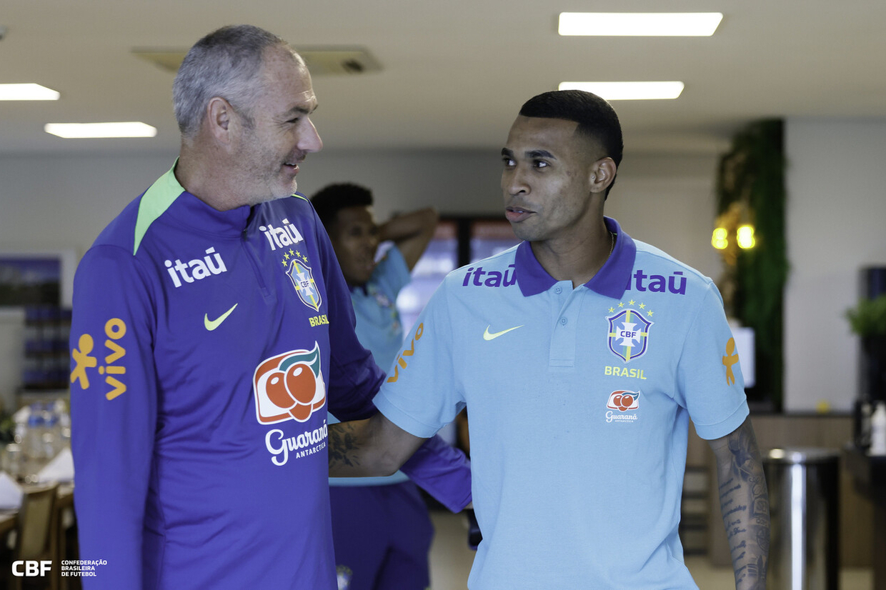 Jean Lucas ressalta evolução com Ceni e reconhece chance de representar futebol nordestino