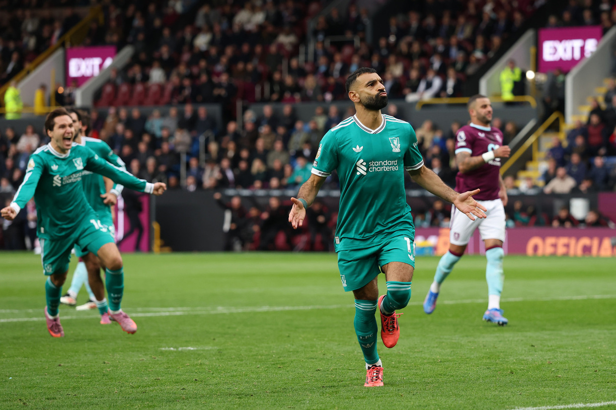 Liverpool conta com pênalti de Salah nos acréscimos para furar bloqueio do Burnley