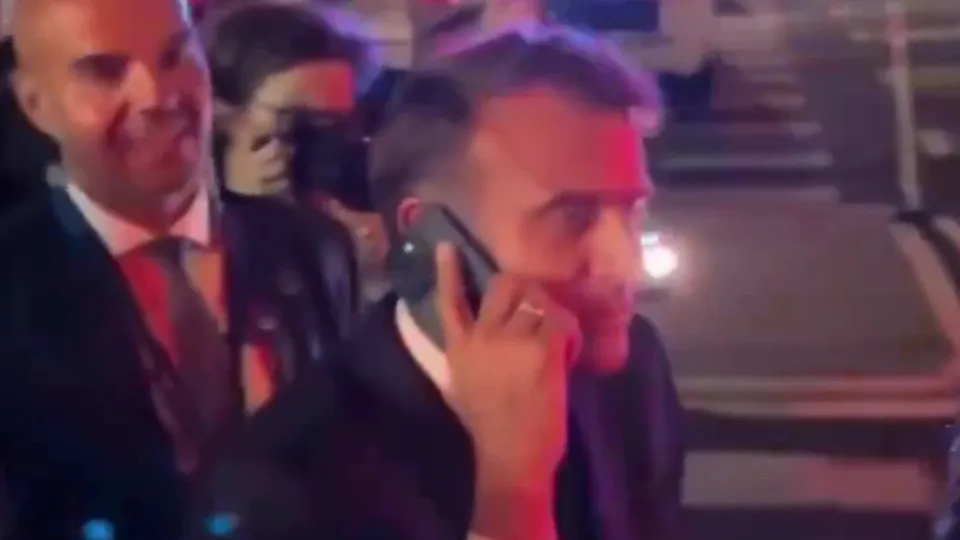 Macron é ‘barrado’ pela polícia de Nova York por causa de… Trump