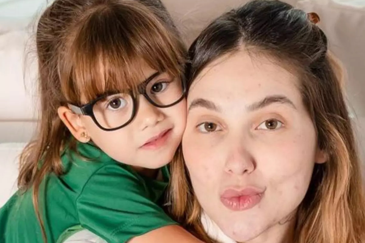 Maria Alice, filha de Virginia e Zé Felipe, passa a noite em hospital