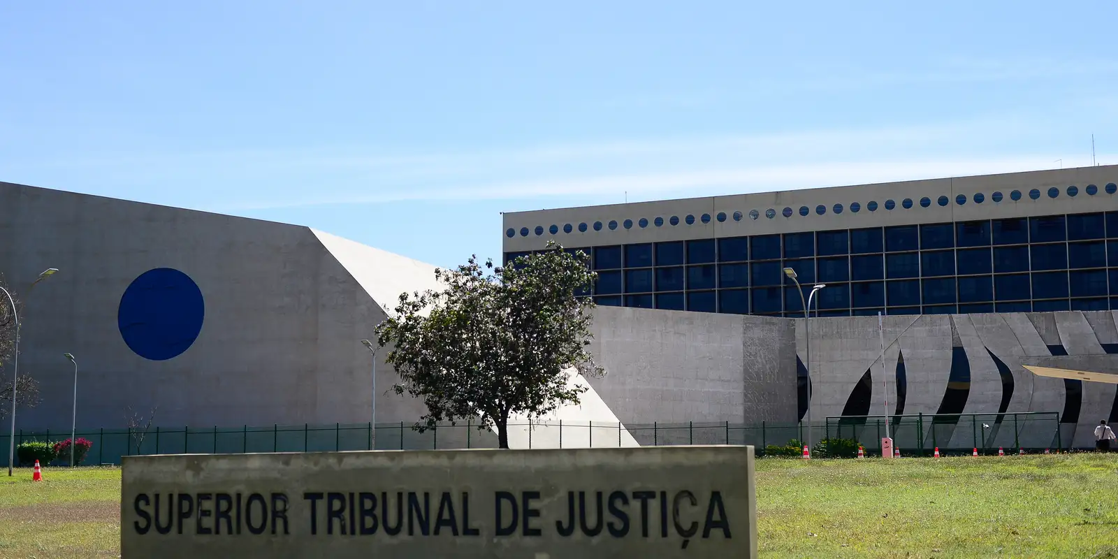 Marluce Caldas e Carlos Brandão tomam posse como ministros do STJ