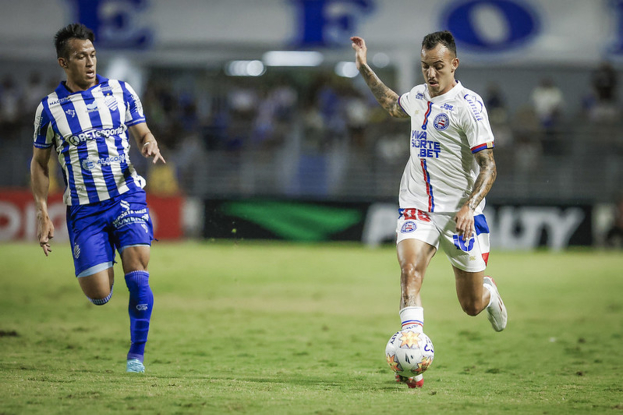 Meia destaque no CSA reforça o Goiás na Série B