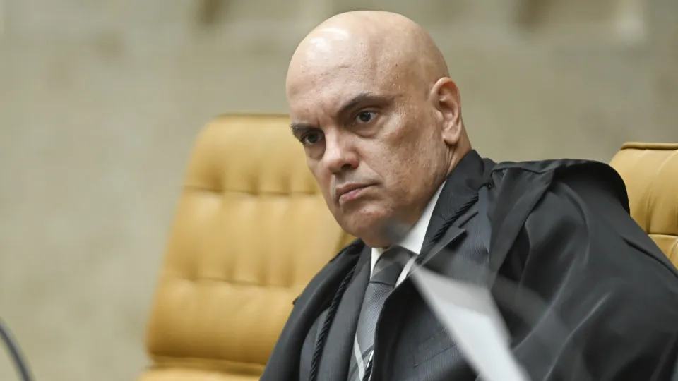 Moraes rebate acusação de que seria relator de crime contra si mesmo
