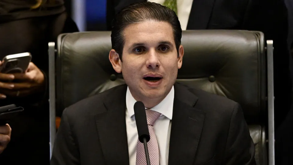 Motta promete avançar sobre escala 6×1 e trabalho por aplicativos