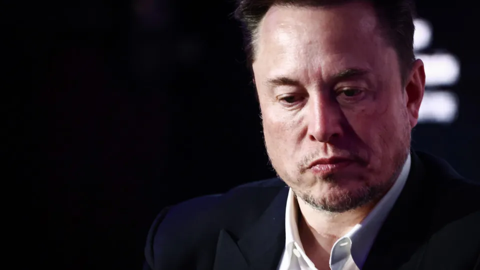 Musk doa mais de R$ 83 milhões a republicanos em meio a disputa com Trump
