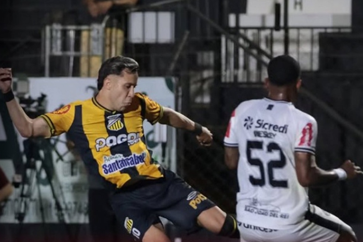 Novorizontino marca no fim, bate o Athletic e dorme no G4 da Série B
