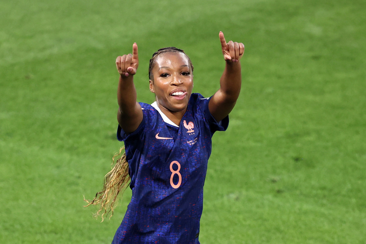 Pela quarta vez nesta janela, recorde de transferência mais cara no futebol feminino é superada