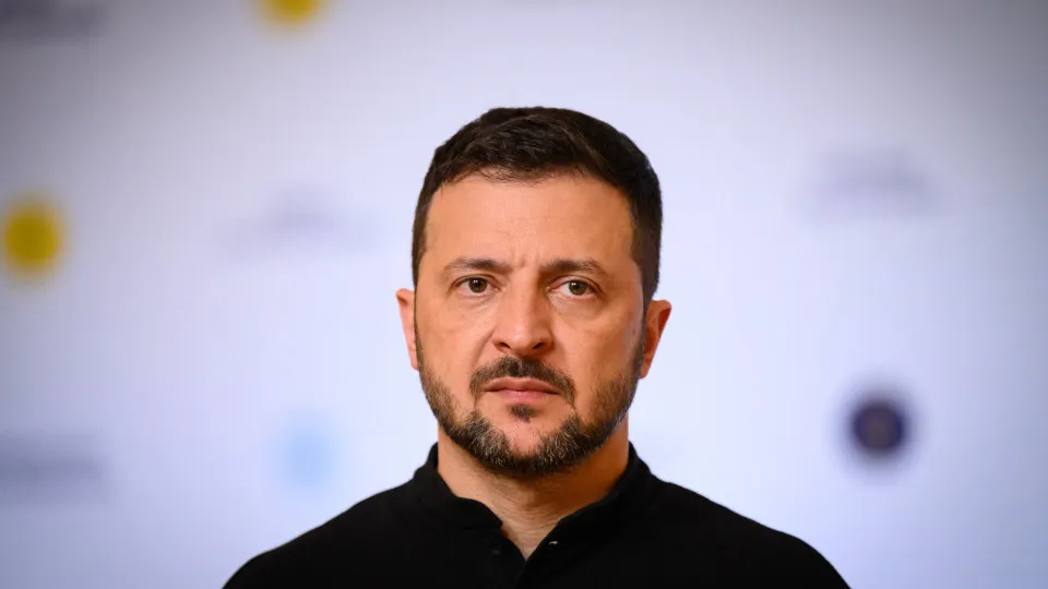 Precisamos de força e armas, só direito internacional não basta, diz Zelenski na ONU