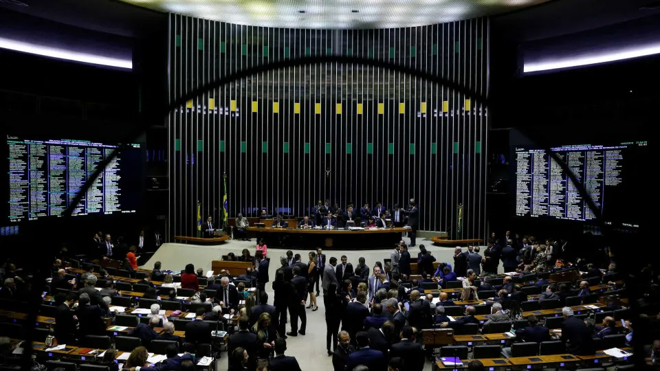 STF deve manter número de deputados para evitar decidir entre Congresso e governo