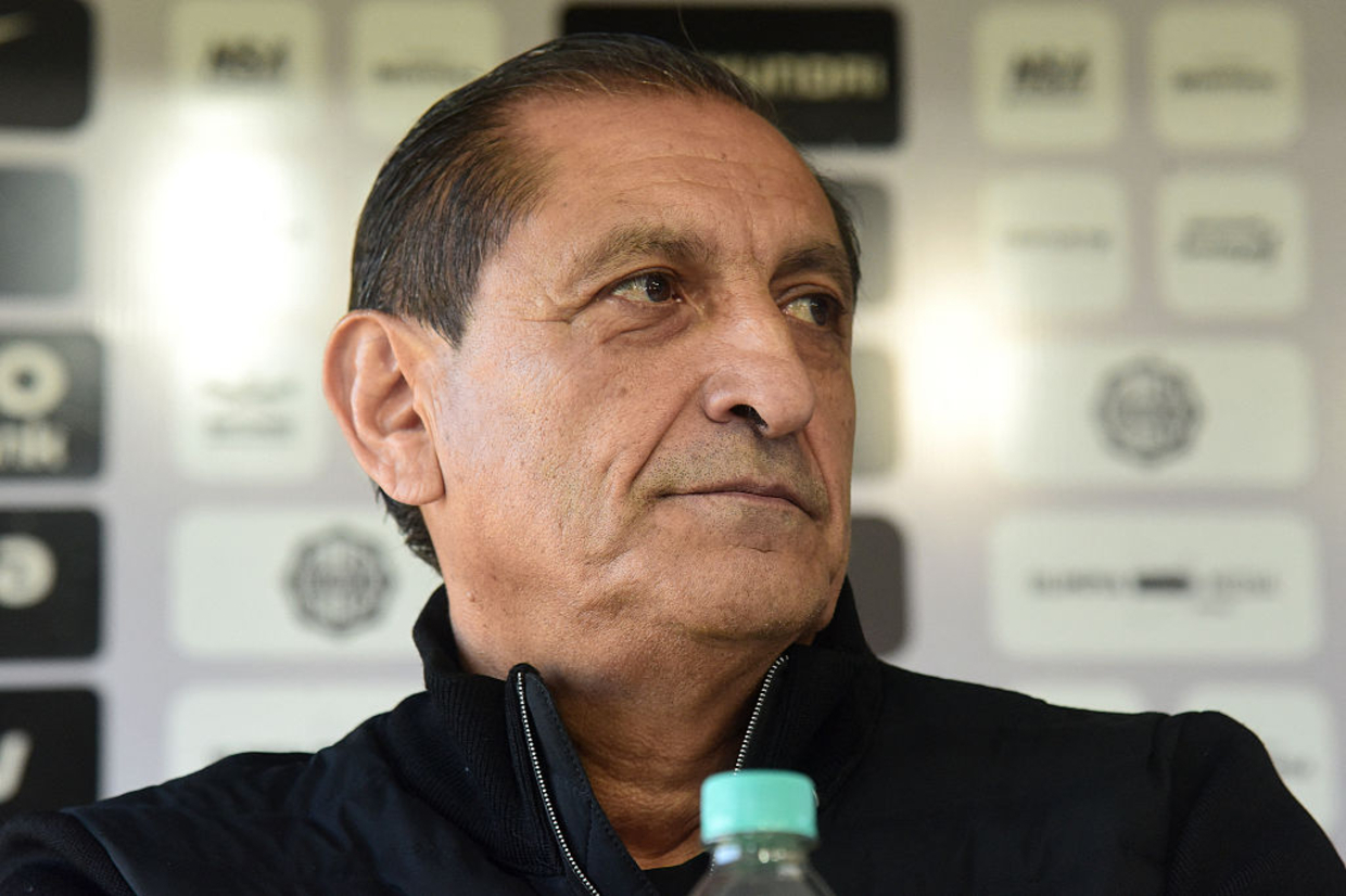 Sem acordo por Zubeldia, Inter se acerta com Ramón Díaz