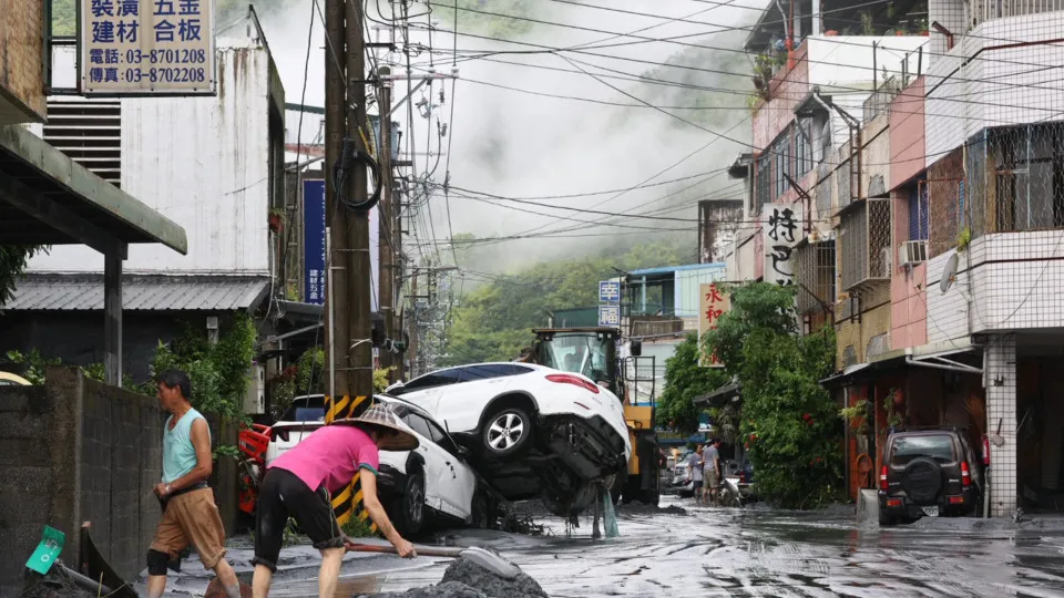 Supertufão Ragasa ameaça China após deixar mortos em Taiwan e Filipinas