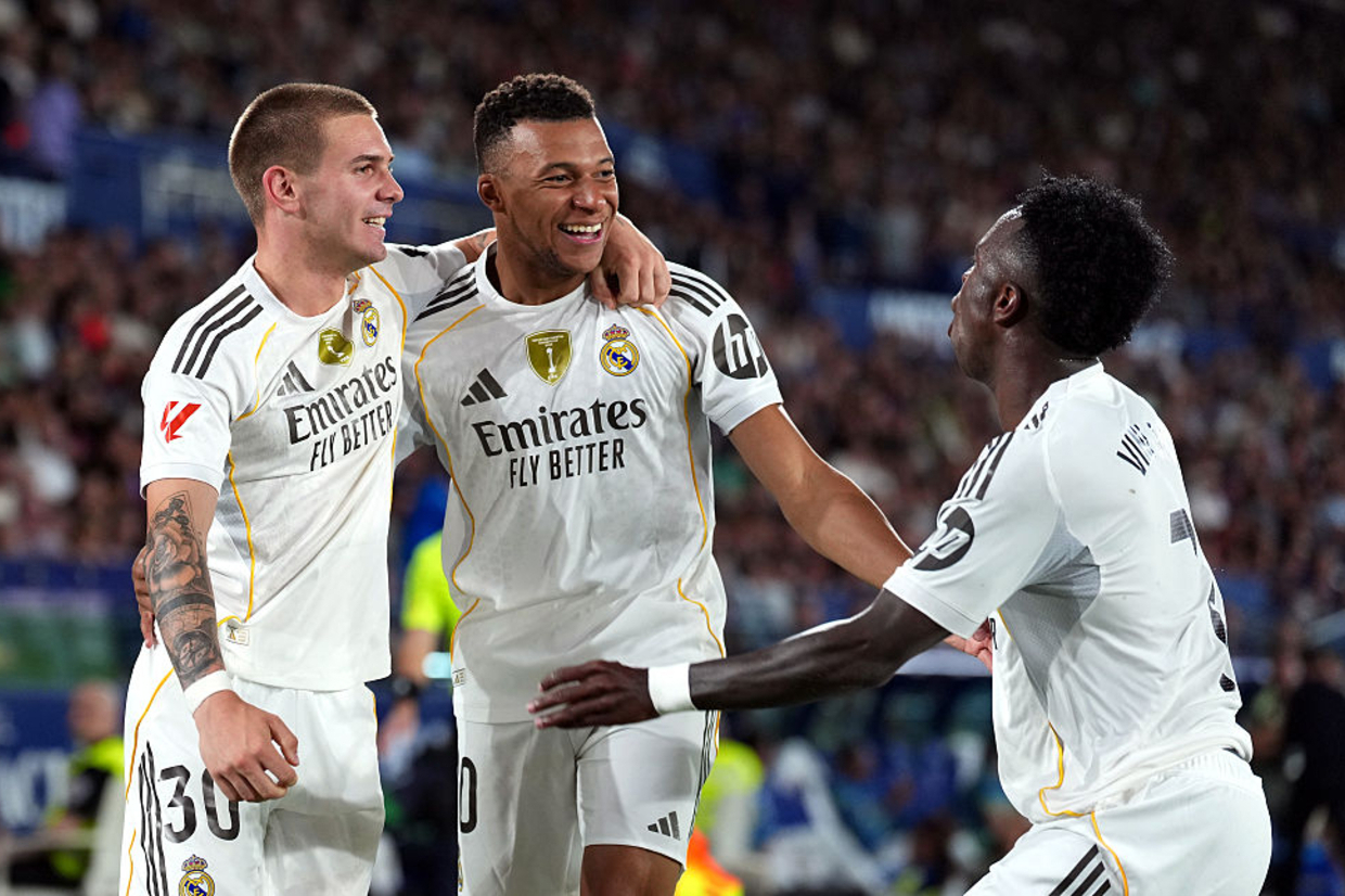 Vini Júnior e Mbappé brilham, Real Madrid goleia o Levante e dispara na liderança