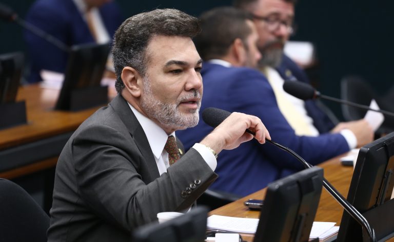 CCJ aprova projeto que permite compra anual de táxi com isenção de imposto – Notícias