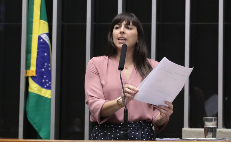 Câmara aprova projeto que prevê medidas para assegurar o convívio de crianças com a natureza; acompanhe – Notícias