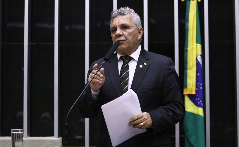 Câmara aprova regras para destinar imóveis de origem ilícita ao uso social em comunidades – Notícias