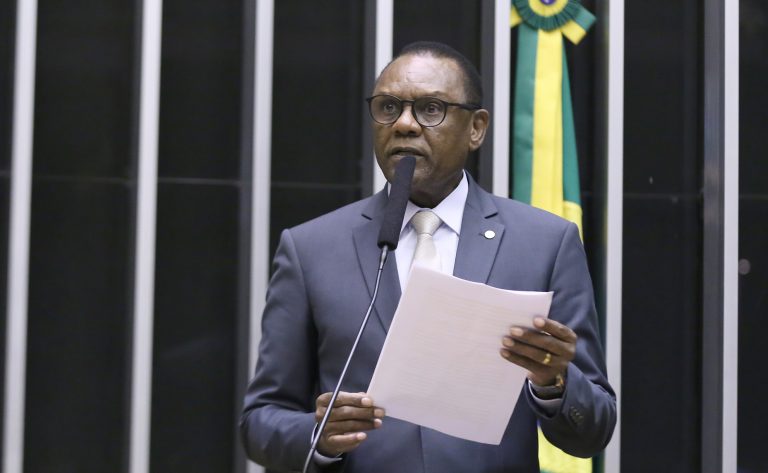 Comissão aprova criação de programa nacional contra o etarismo – Notícias