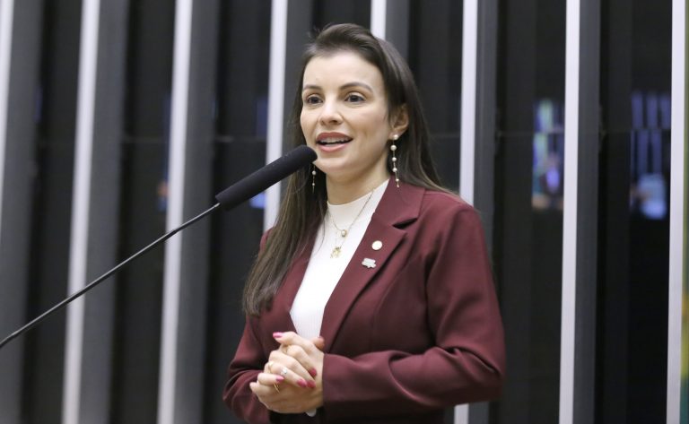 Comissão aprova isenção de contribuição previdenciária para servidores inativos e pensionistas com doenças graves – Notícias