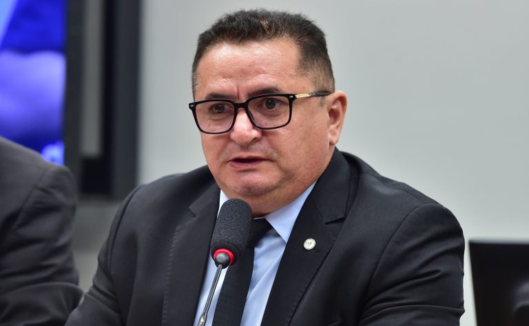 Comissão aprova proibição de cobrança de taxa por documentos em faculdades privadas – Notícias