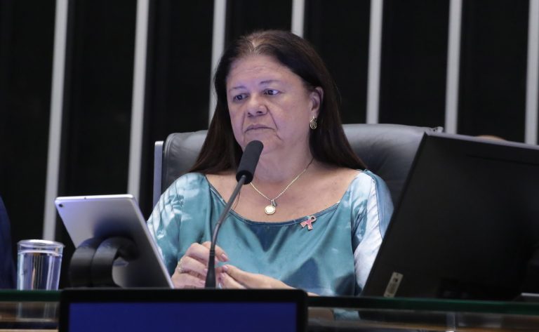 Comissão aprova projeto que considera cuidado com filho como critério para definir pensão alimentícia – Notícias