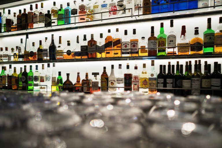 Comissão de Finanças debate impactos do mercado ilegal de bebidas – Notícias