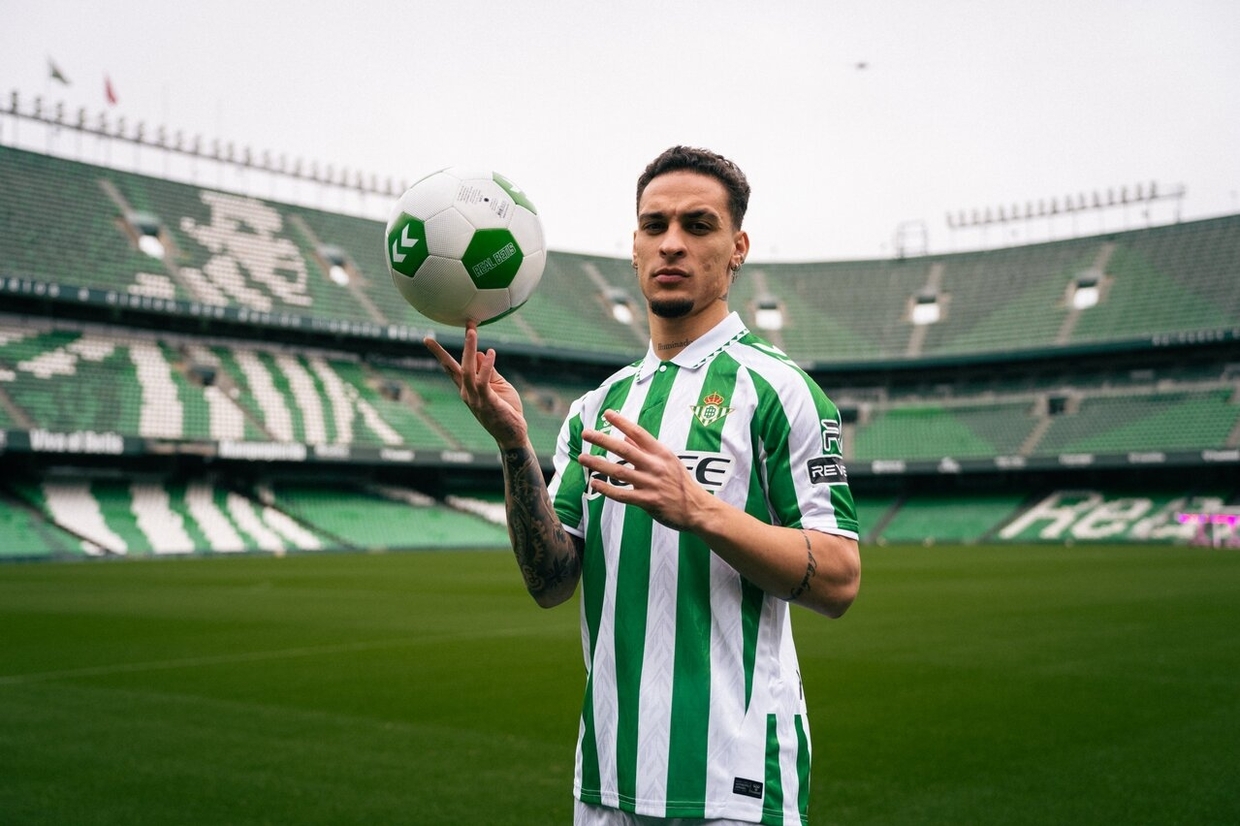 Em alta no Betis, Antony assume responsabilidade por insucesso no United: ´Extracampo afetou´