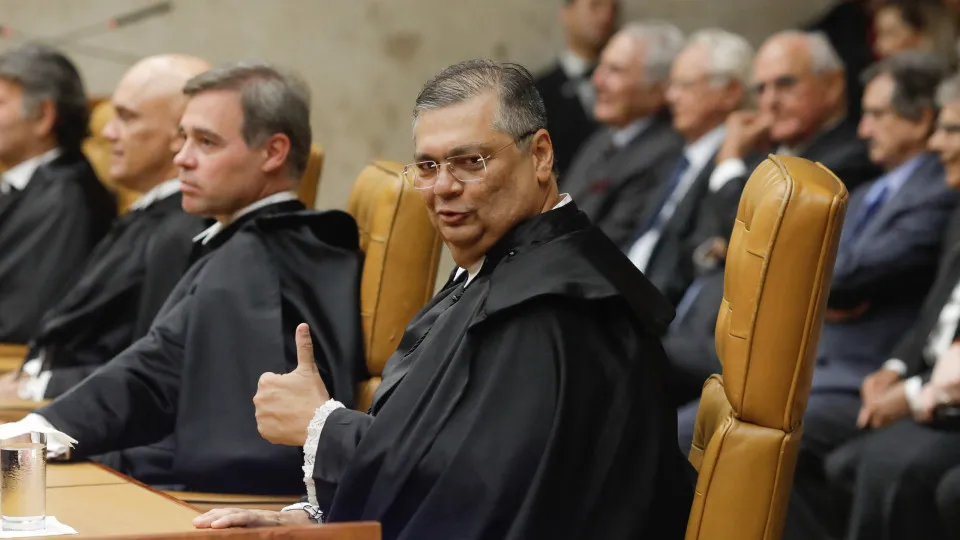 Integrantes do STF são avisados de quebra de sigilo de dados de parentes de ministros