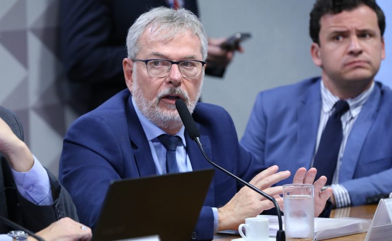 Ex-diretor do INSS admite receber mais de R$ 2 milhões de empresas ligadas ao “Careca do INSS”, mas nega envolvimento em desvios – Notícias