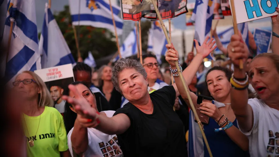 Hamas inicia libertação de reféns israelenses após mais de dois anos