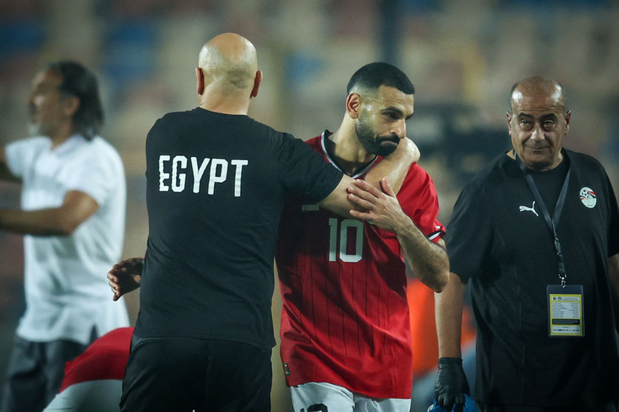 Hossam Hassan: o artilheiro na mira de Salah que agora faz história como técnico do Egito