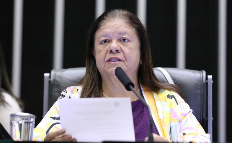 Projeto amplia licença-paternidade para um mês se empresa aderir a Programa Empresa Cidadã – Notícias