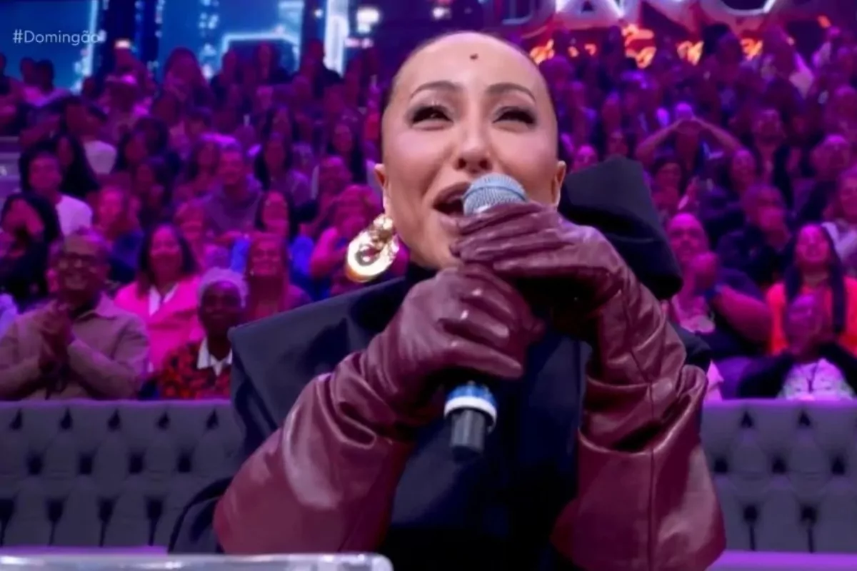 Sabrina Sato se emociona ao ver Nicole Bahls brilhar