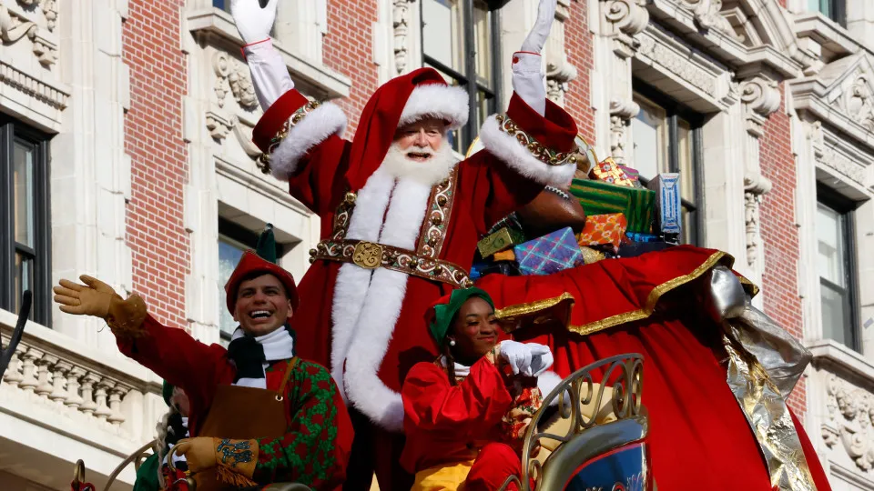 Balões gigantes e multidões: o desfile de Ação de Graças em Nova York