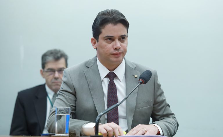 Comissão aprova exigência de boas práticas de fabricação para registro de medicamentos – Notícias